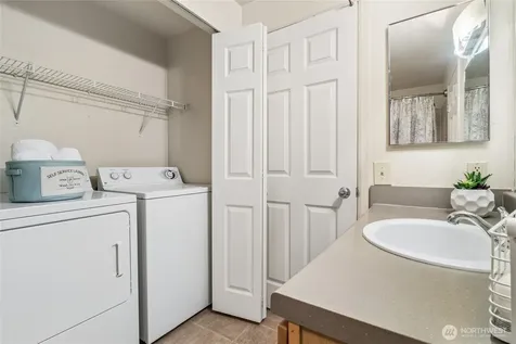 23815 12th Place S Des Moines WA 98198