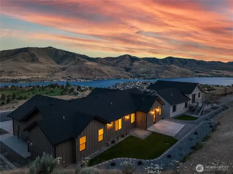 922 Long Drive Chelan WA 98816