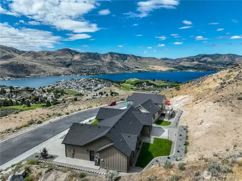 922 Long Drive Chelan WA 98816