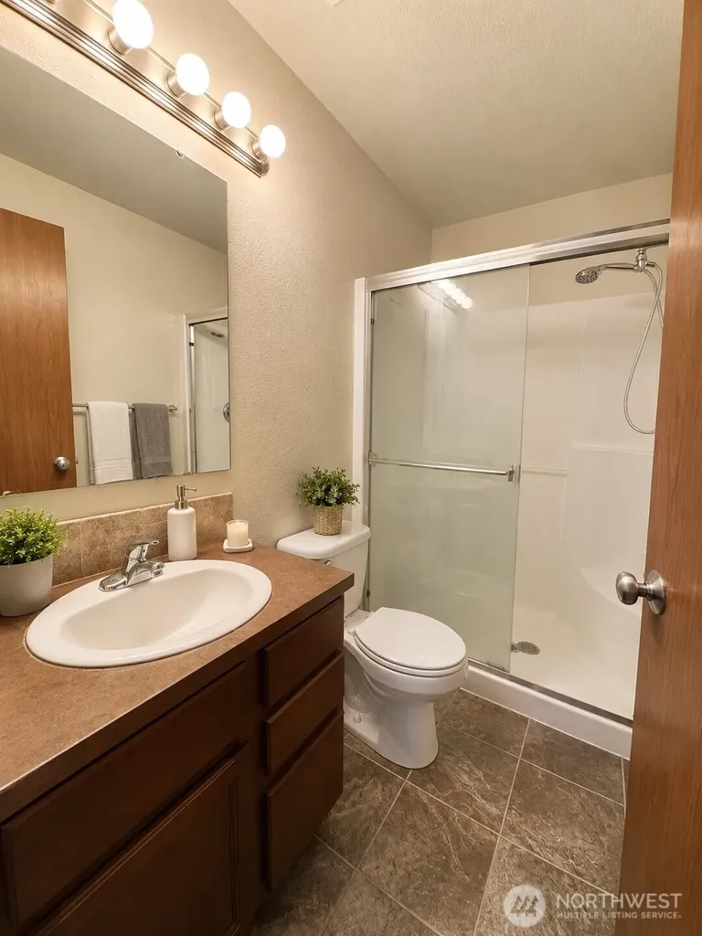 12503 SE 259th Place Kent WA 98030
