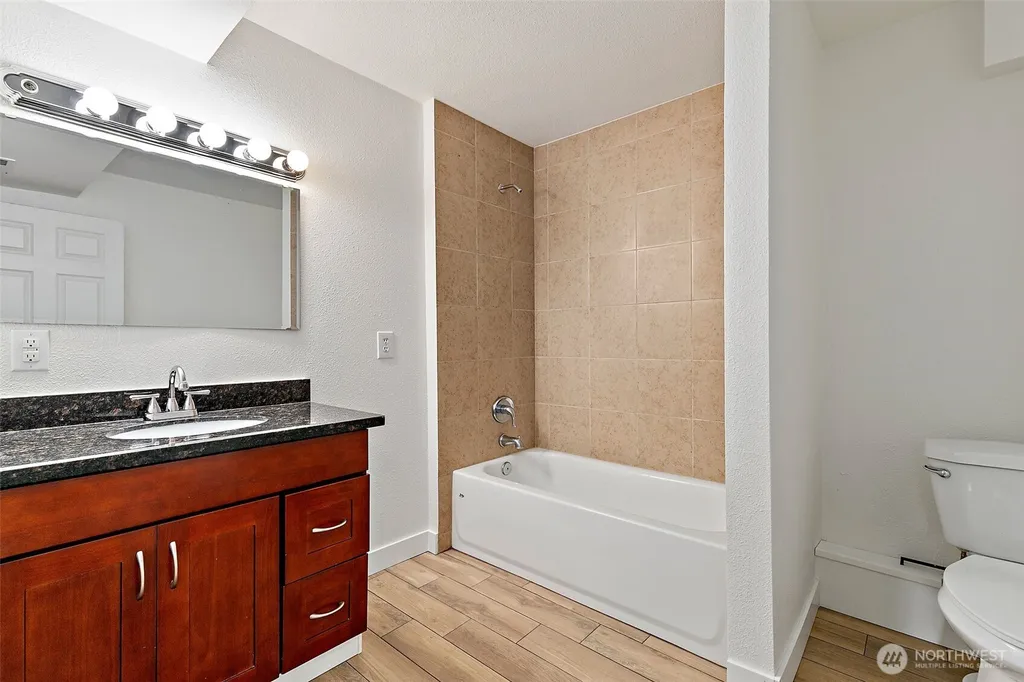 711 Galloway Street Steilacoom WA 98388