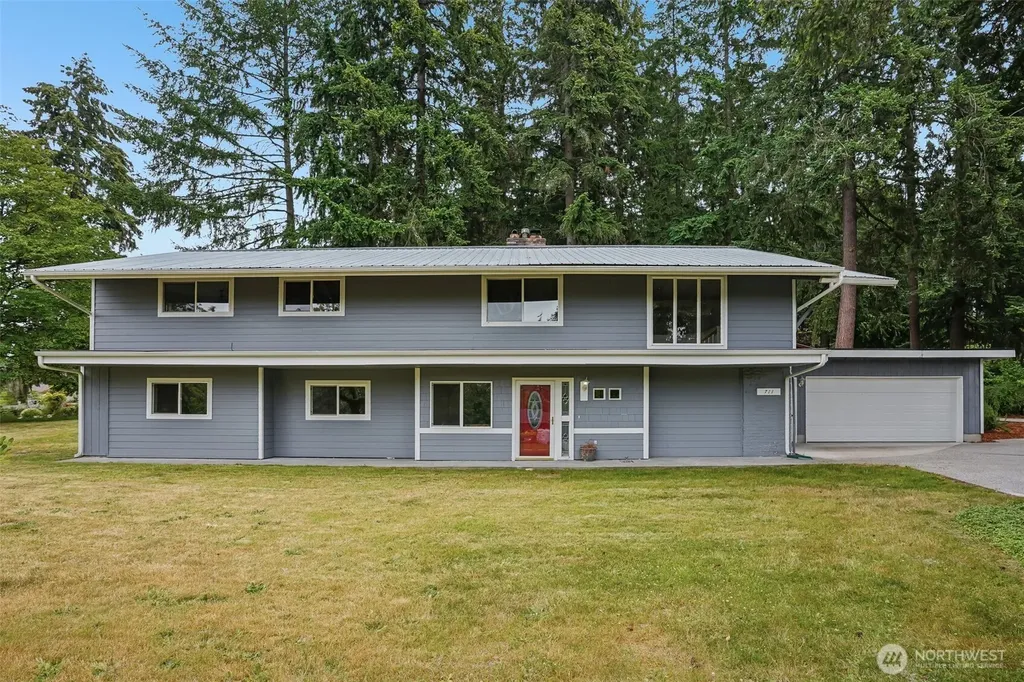 711 Galloway Street Steilacoom WA 98388