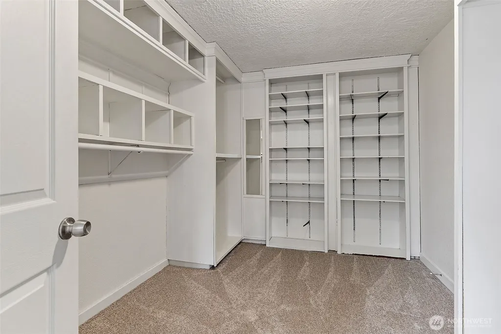 711 Galloway Street Steilacoom WA 98388