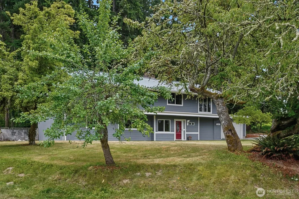 711 Galloway Street Steilacoom WA 98388