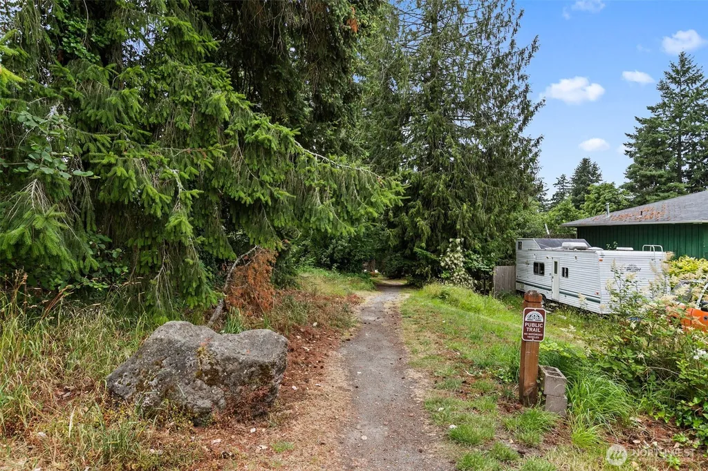 711 Galloway Street Steilacoom WA 98388