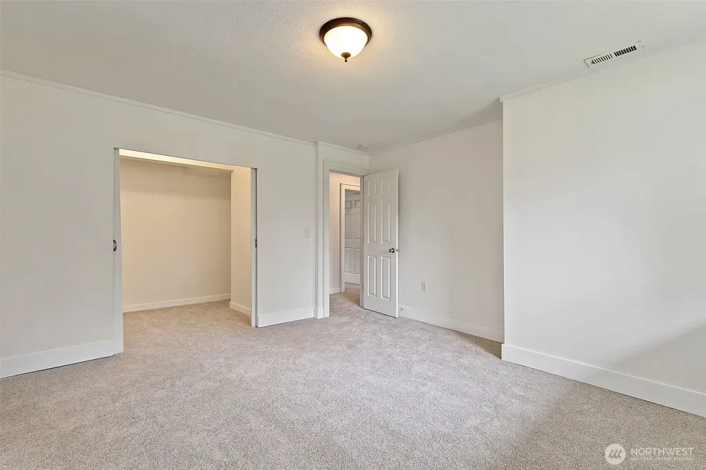 711 Galloway Street Steilacoom WA 98388