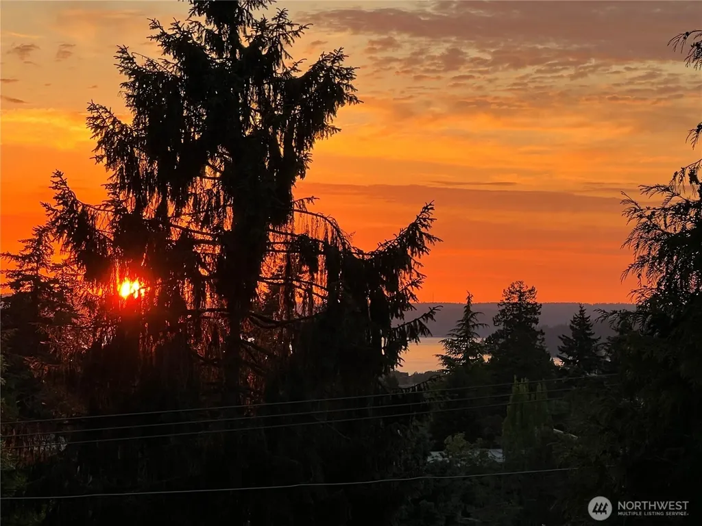6734 112th Avenue NE Kirkland WA 98033