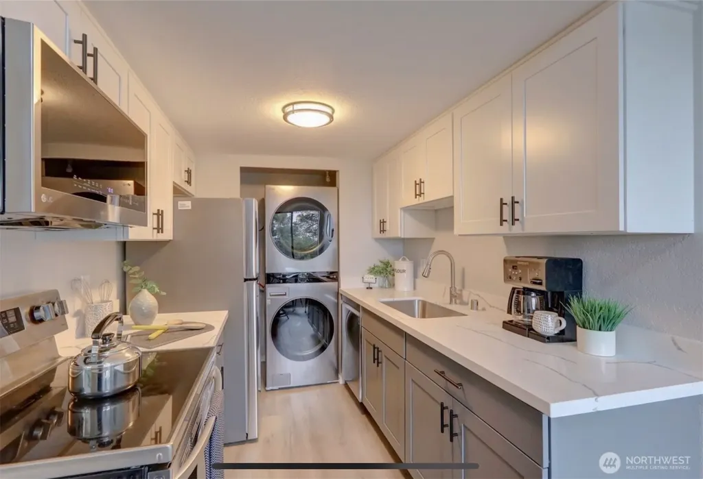 6734 112th Avenue NE Kirkland WA 98033