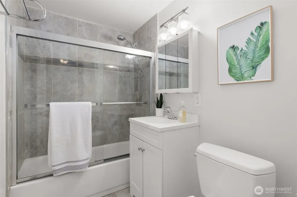7020 S 120th Place Seattle WA 98178