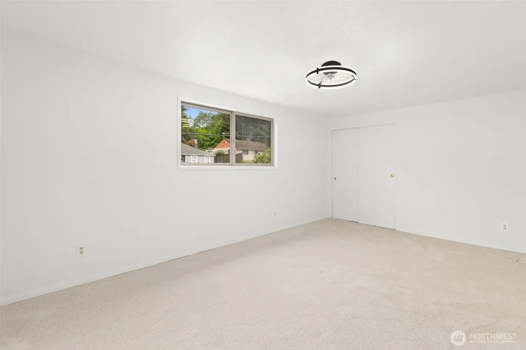 7020 S 120th Place Seattle WA 98178
