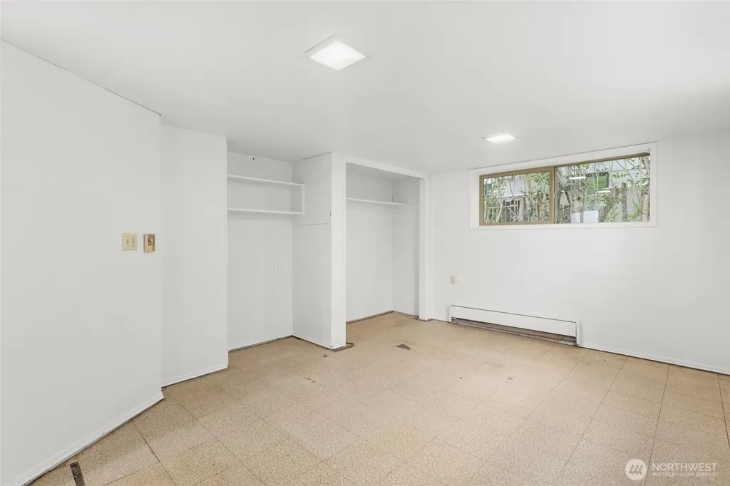 7020 S 120th Place Seattle WA 98178