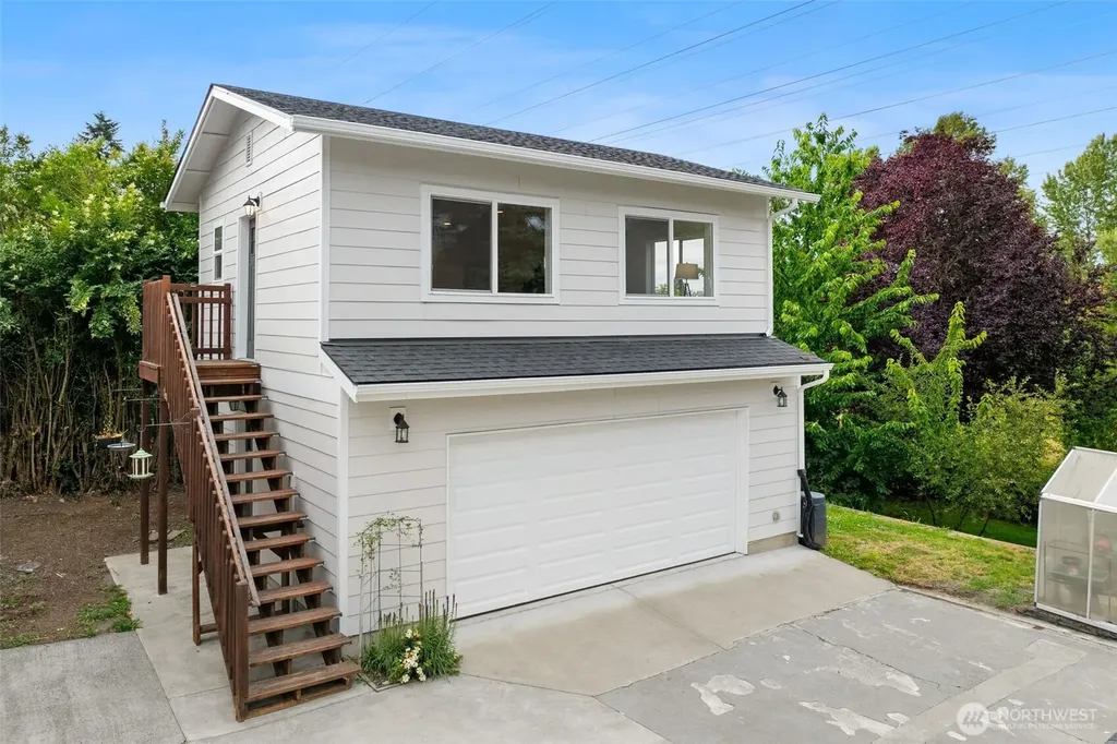 7020 S 120th Place Seattle WA 98178