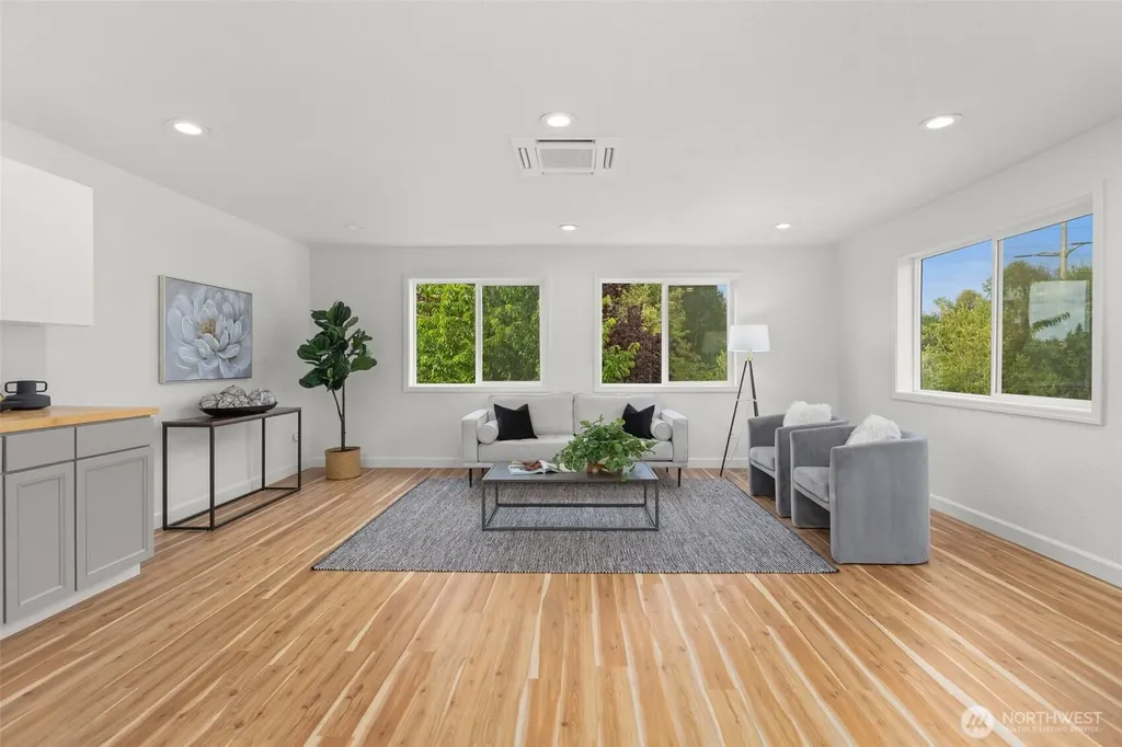 7020 S 120th Place Seattle WA 98178