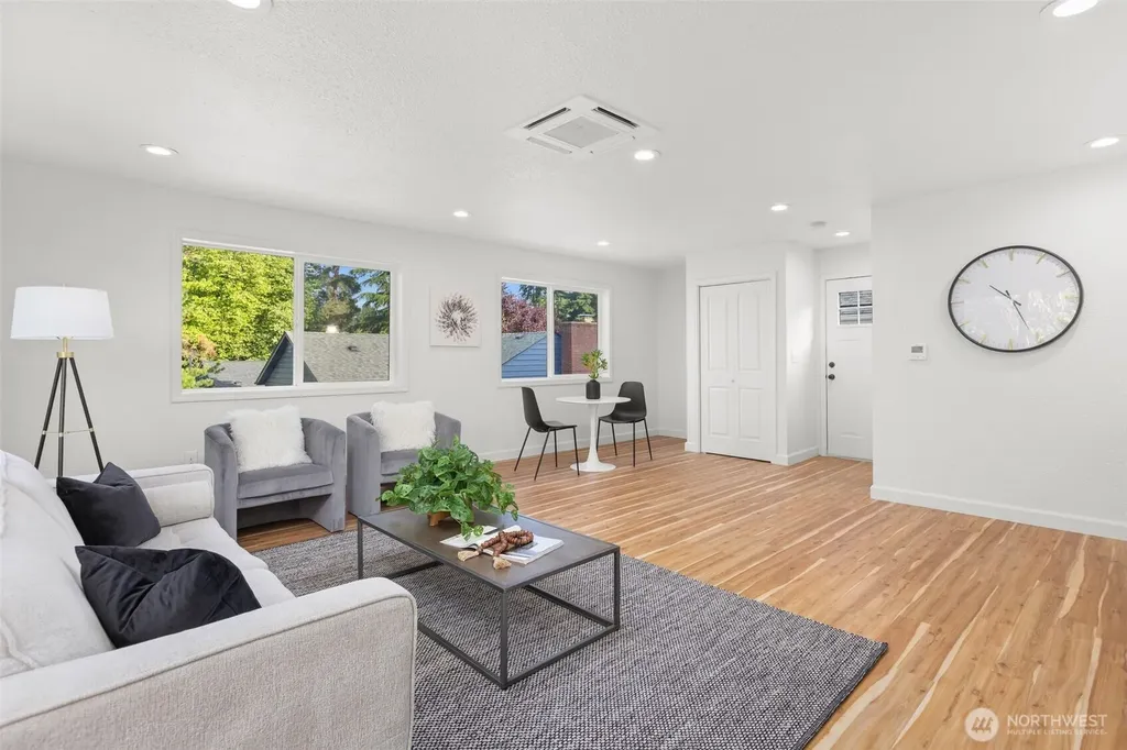 7020 S 120th Place Seattle WA 98178
