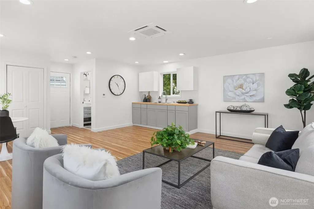 7020 S 120th Place Seattle WA 98178