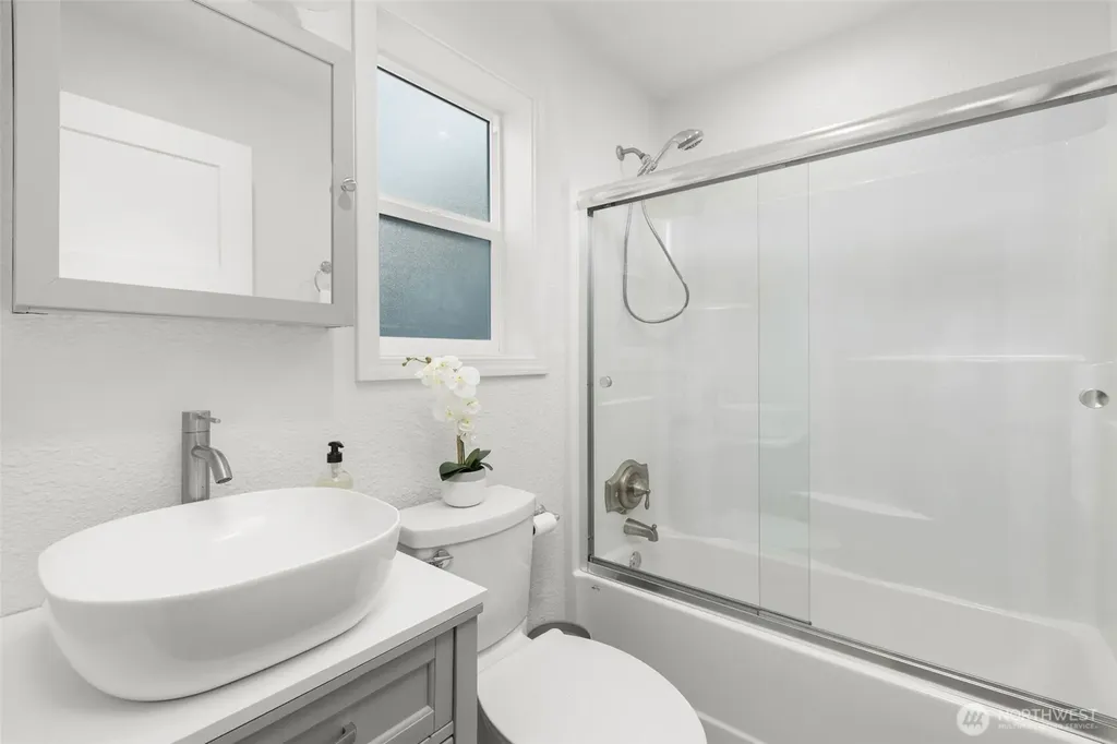 7020 S 120th Place Seattle WA 98178