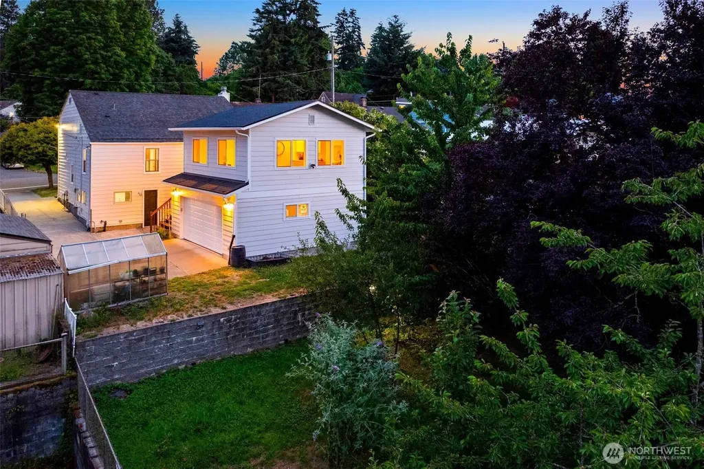 7020 S 120th Place Seattle WA 98178