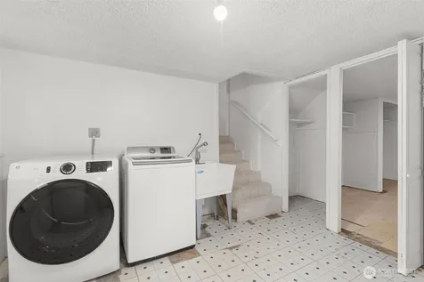 7020 S 120th Place Seattle WA 98178