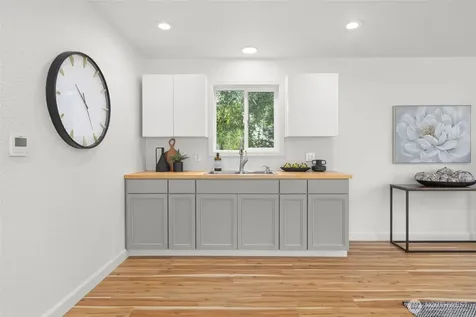 7020 S 120th Place Seattle WA 98178