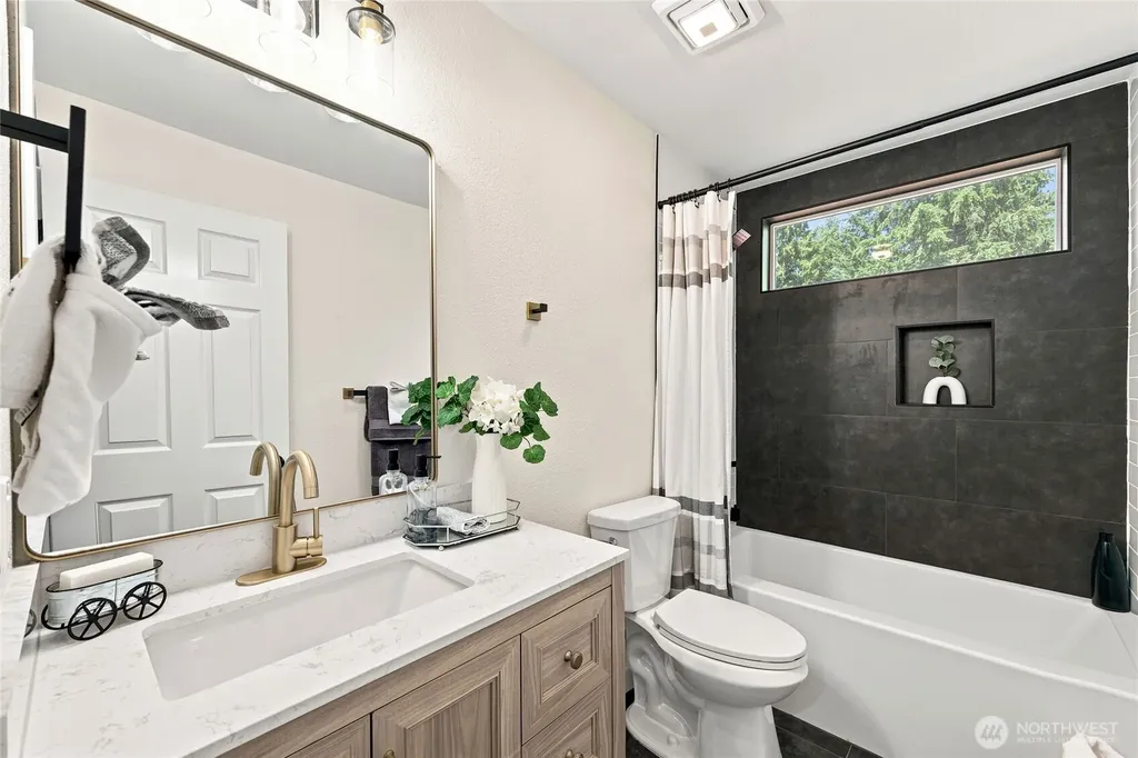 15717 97th Avenue Ct E Puyallup WA 98375