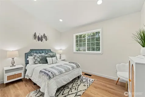 15717 97th Avenue Ct E Puyallup WA 98375