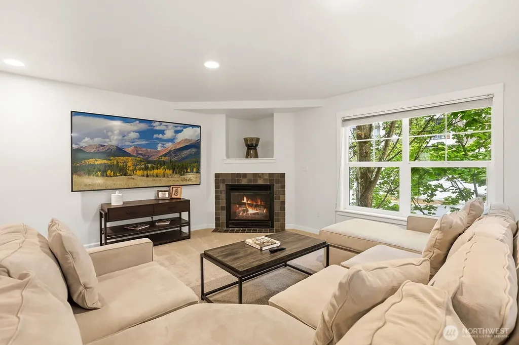 17520 12th Avenue NE Shoreline WA 98155