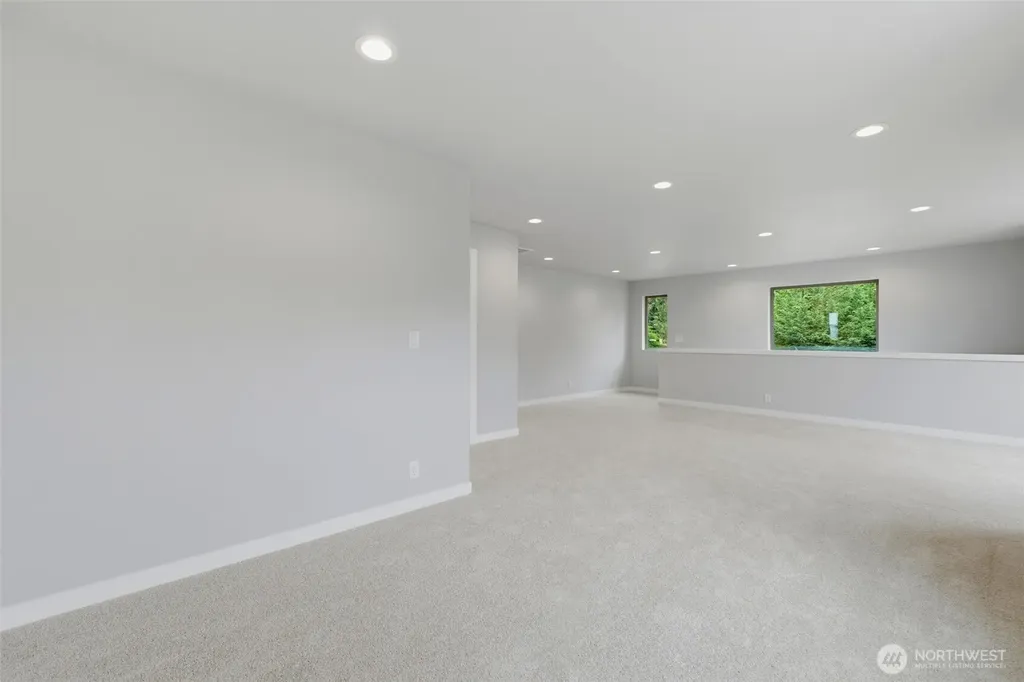12504 SE 256th Place Kent WA 98030