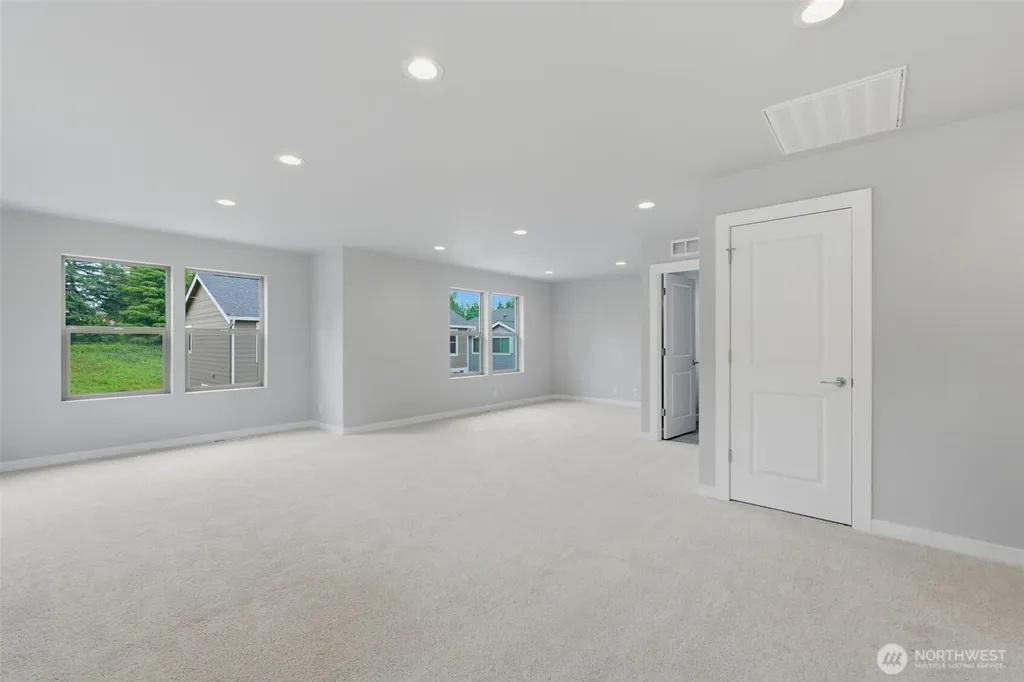 12504 SE 256th Place Kent WA 98030