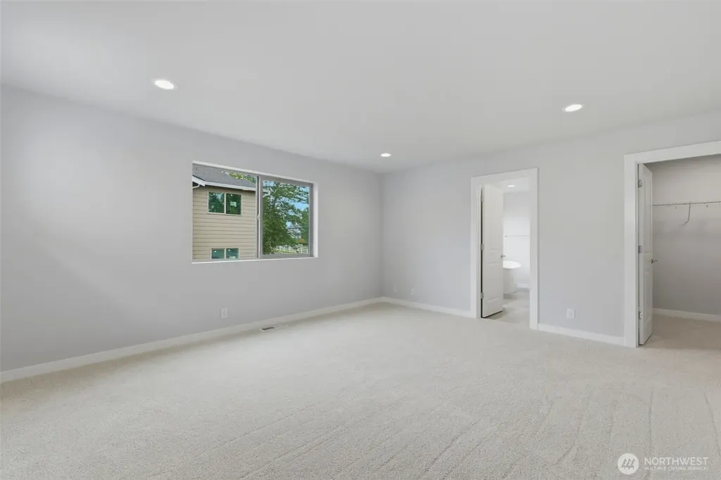 12504 SE 256th Place Kent WA 98030