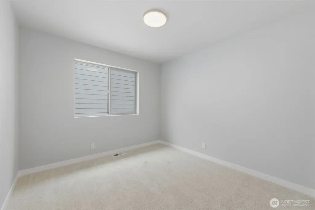 12504 SE 256th Place Kent WA 98030