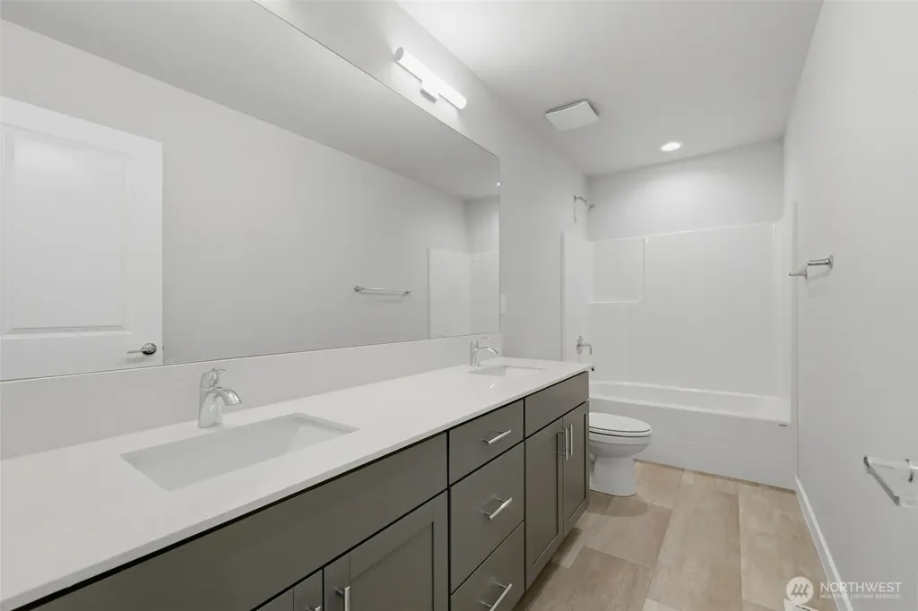 12504 SE 256th Place Kent WA 98030