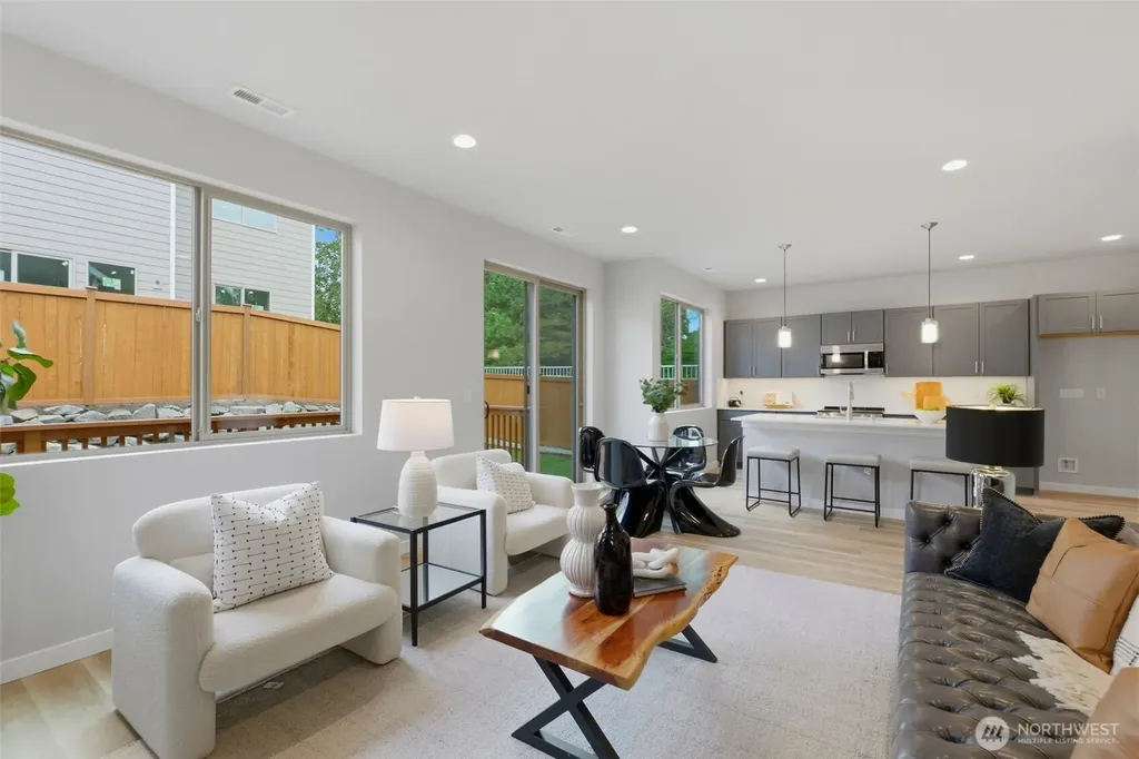 12504 SE 256th Place Kent WA 98030