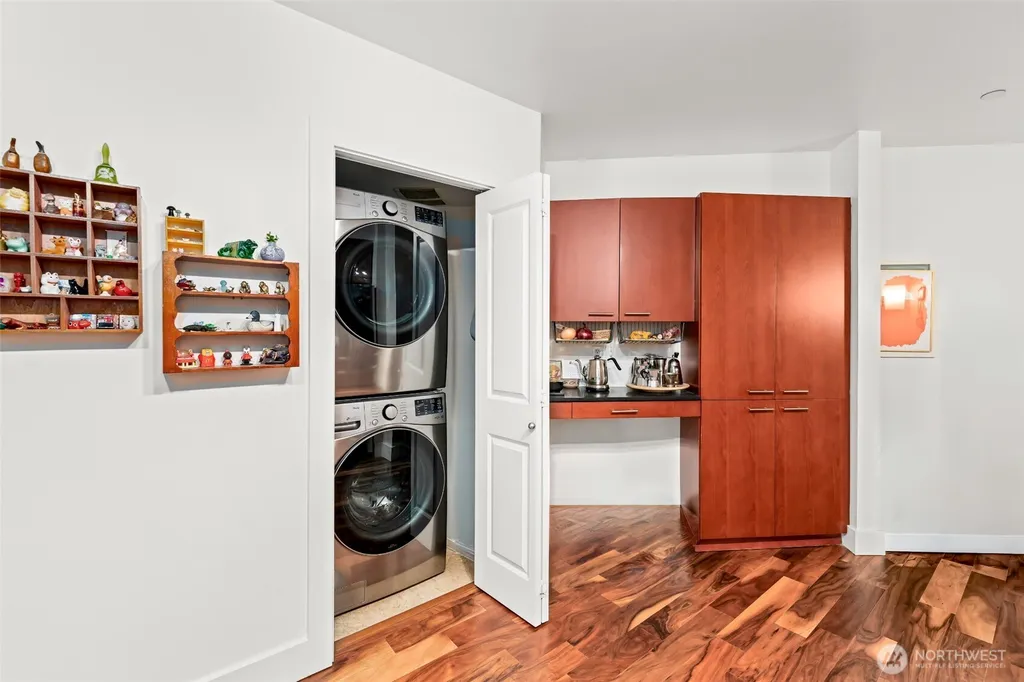159 Denny Way Seattle WA 98109