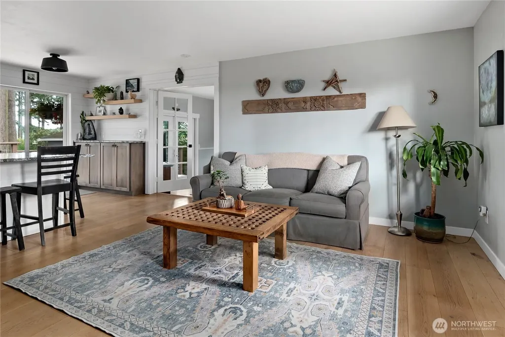 1013 Carl Avenue Oak Harbor WA 98277