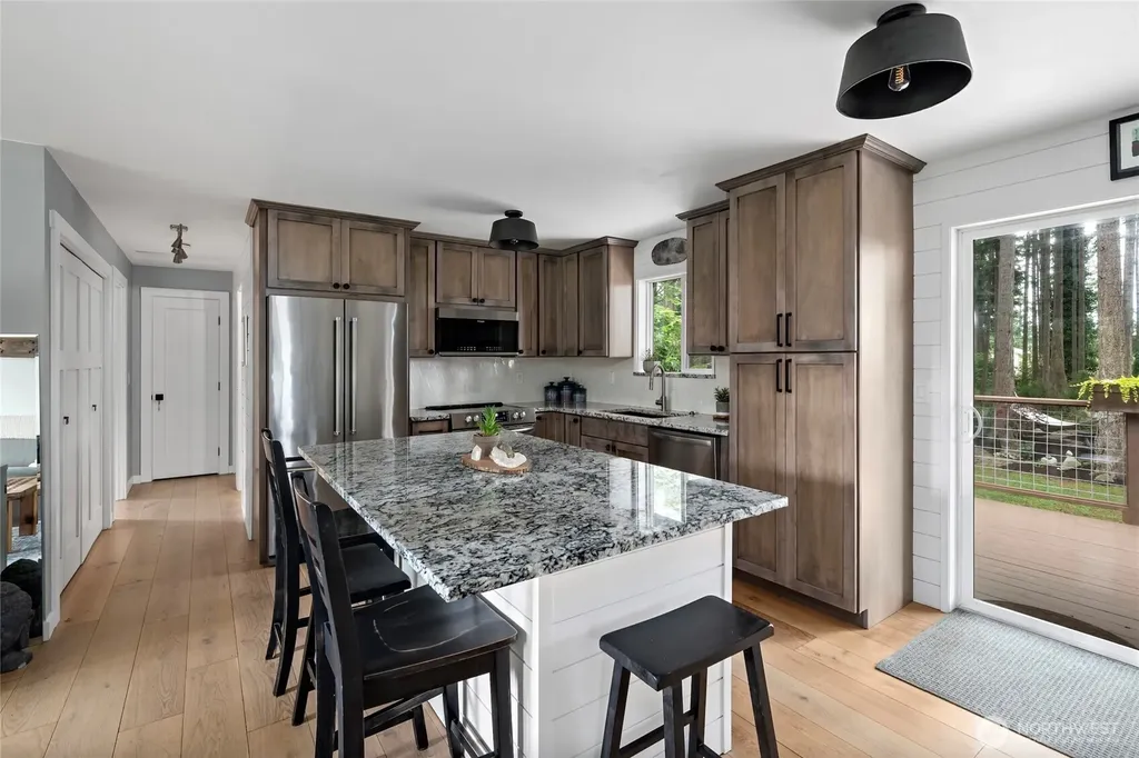 1013 Carl Avenue Oak Harbor WA 98277
