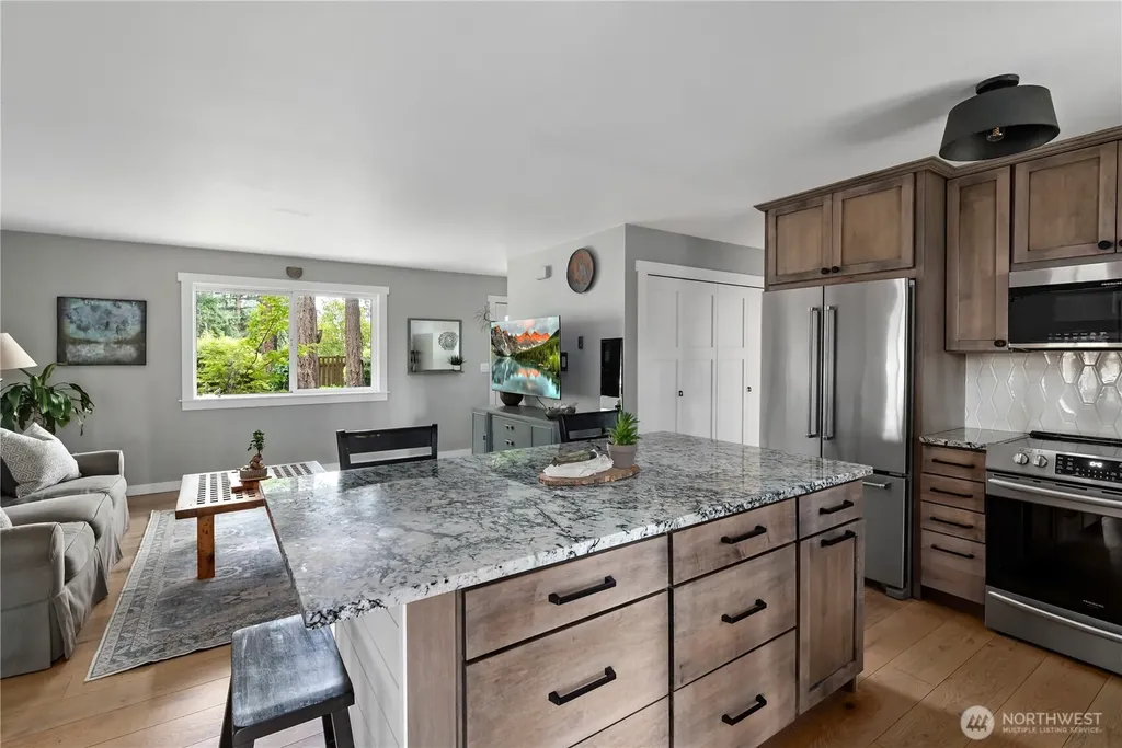 1013 Carl Avenue Oak Harbor WA 98277