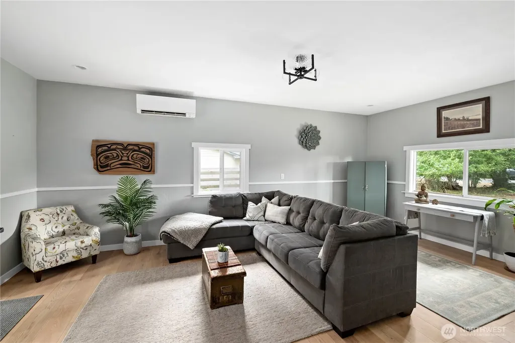1013 Carl Avenue Oak Harbor WA 98277