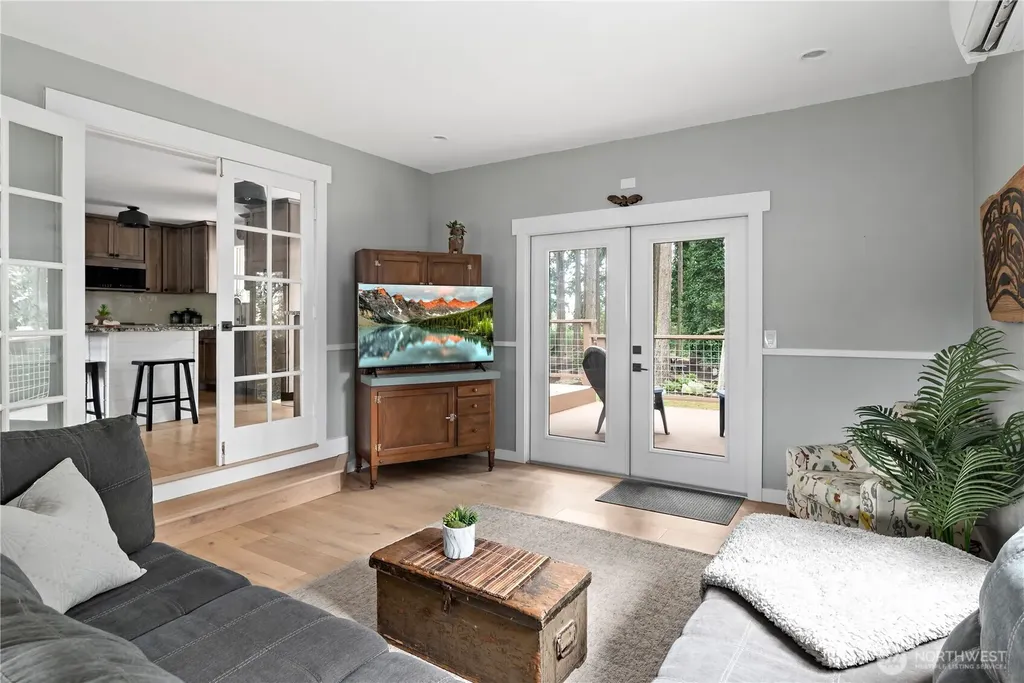 1013 Carl Avenue Oak Harbor WA 98277