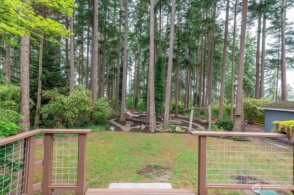 1013 Carl Avenue Oak Harbor WA 98277