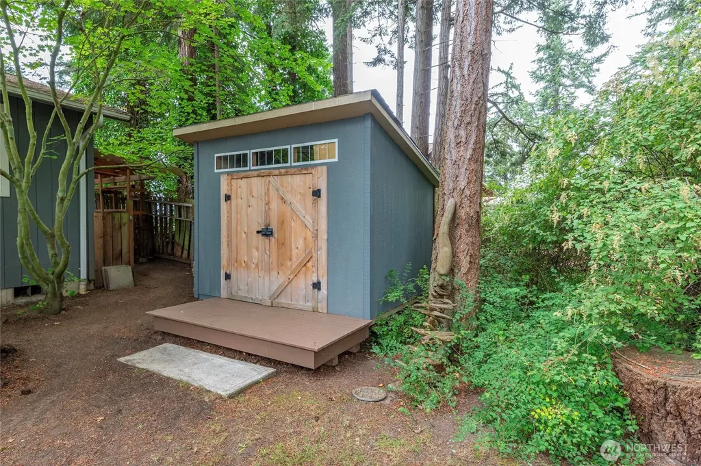 1013 Carl Avenue Oak Harbor WA 98277