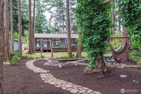 1013 Carl Avenue Oak Harbor WA 98277