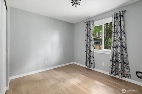 1013 Carl Avenue Oak Harbor WA 98277
