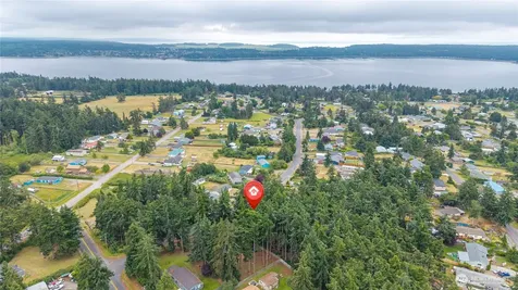 1013 Carl Avenue Oak Harbor WA 98277