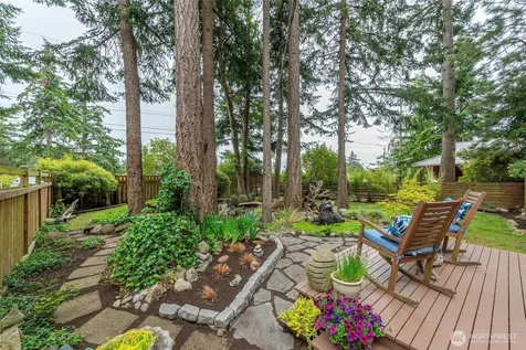 1013 Carl Avenue Oak Harbor WA 98277