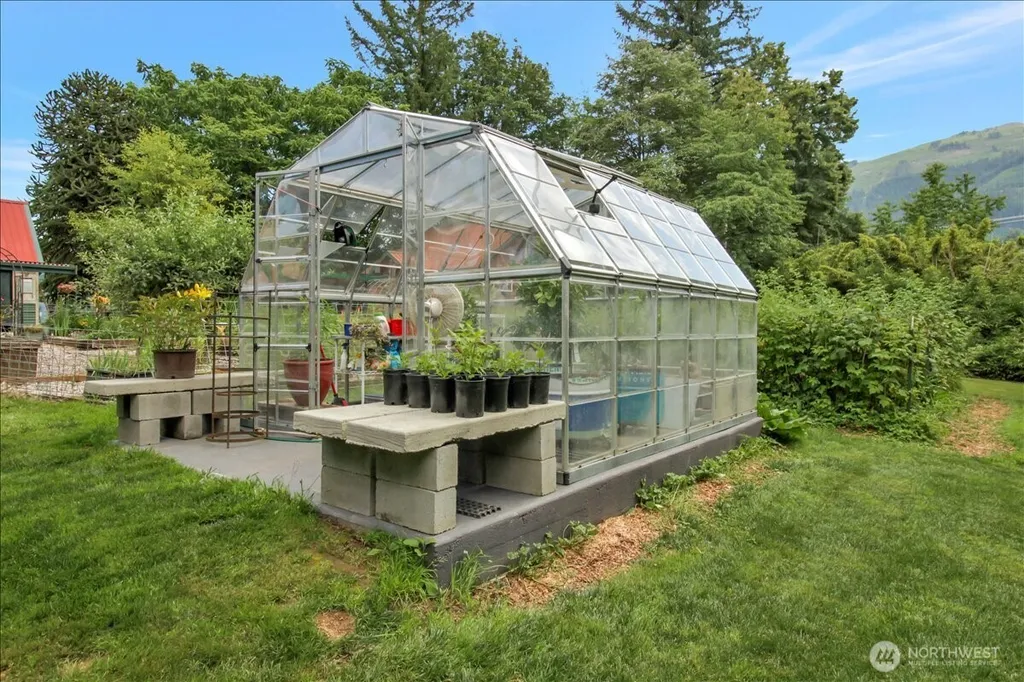 24713 State Route 530 NE Arlington WA 98223