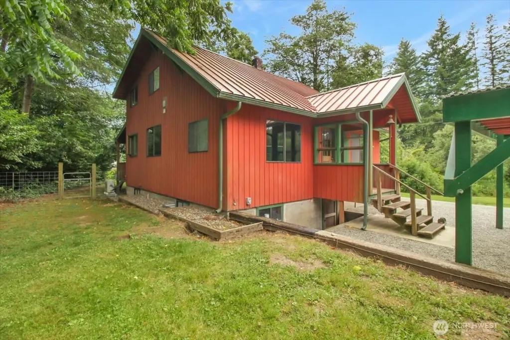 24713 State Route 530 NE Arlington WA 98223