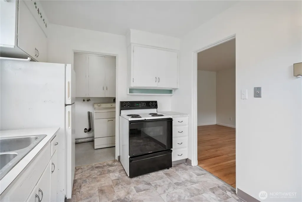 1034 16th Avenue Longview WA 98632