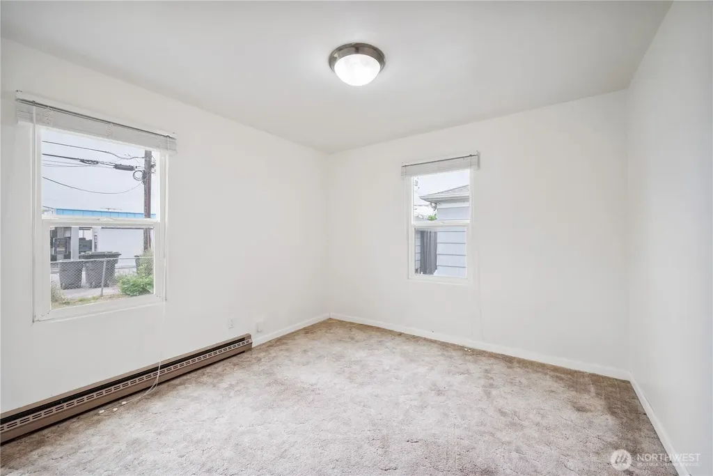 1034 16th Avenue Longview WA 98632