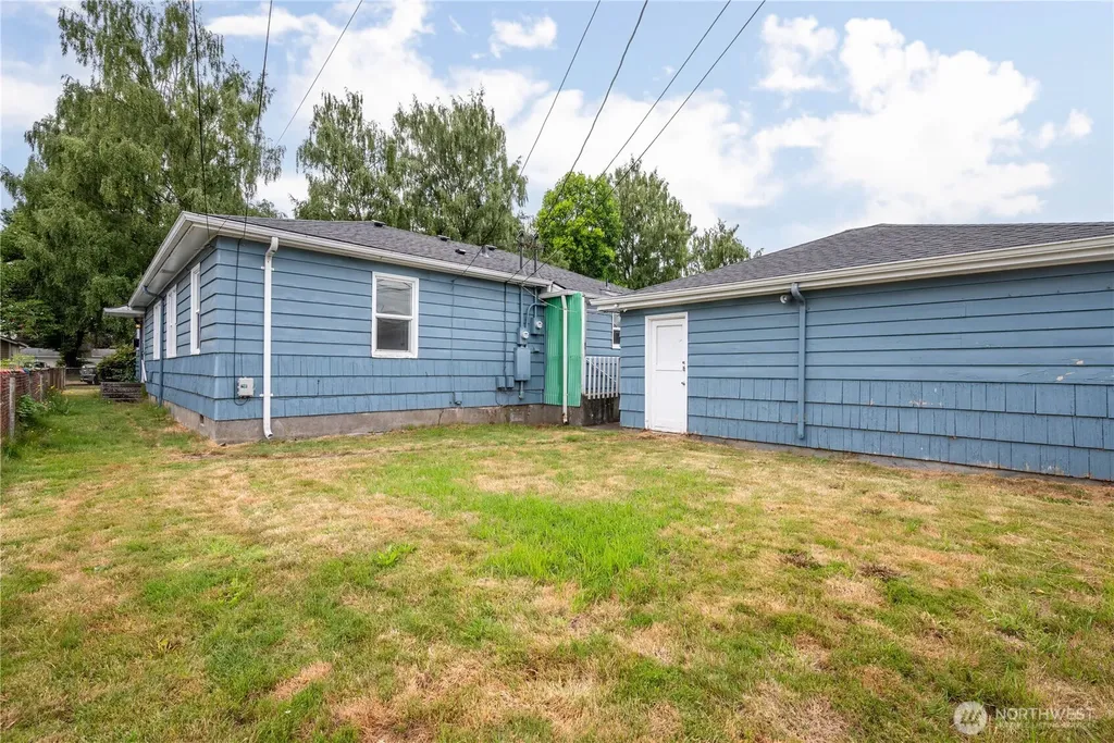 1034 16th Avenue Longview WA 98632