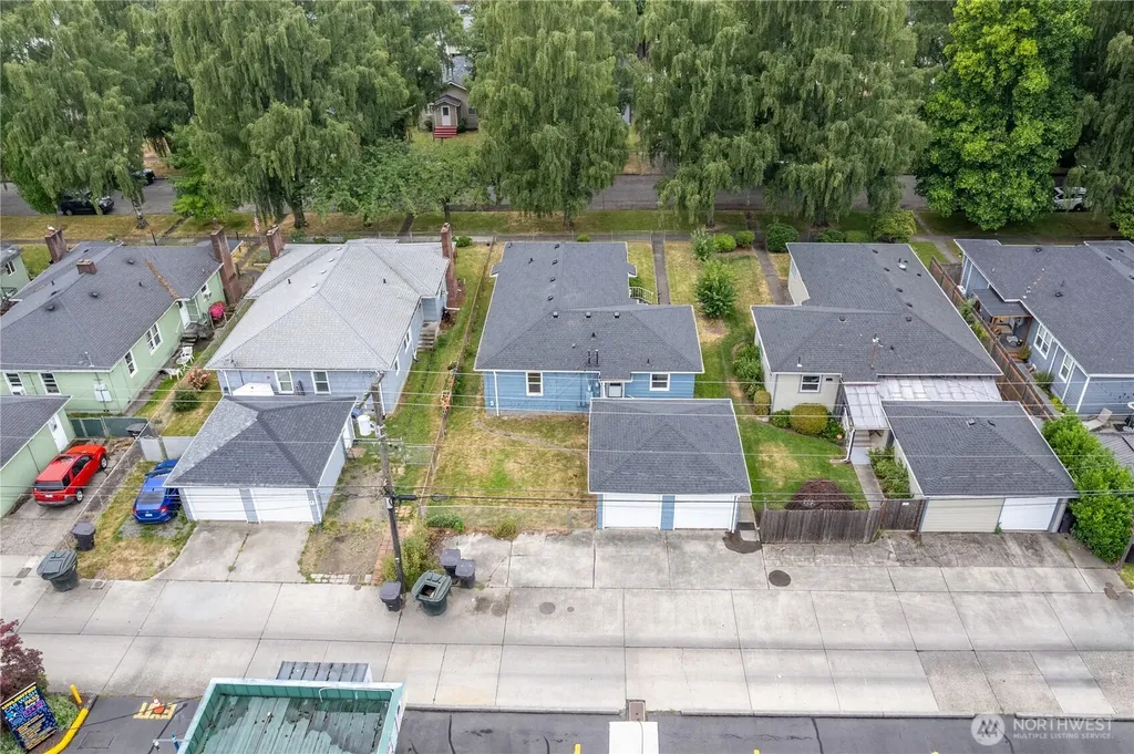 1034 16th Avenue Longview WA 98632